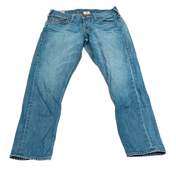 True Religion Women’s Capri Jean Pants Medium Wash Size 25 Button Back Pocket - Picture 1 of 3